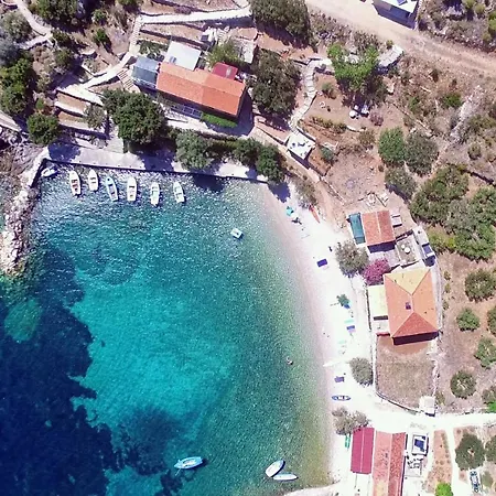 Family Friendly Seaside Cove Torac, Hvar - 2071 Apartman