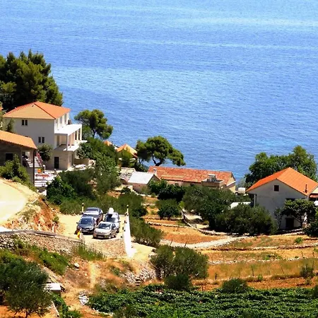Family Friendly Seaside Cove Torac, Hvar - 2071 * Gdinj